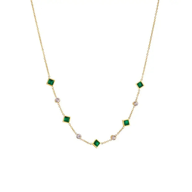 Goldene Halskette Mit Grünen Kristalle Und Kubische Zirkonien Für Den Alltag Von Evelina