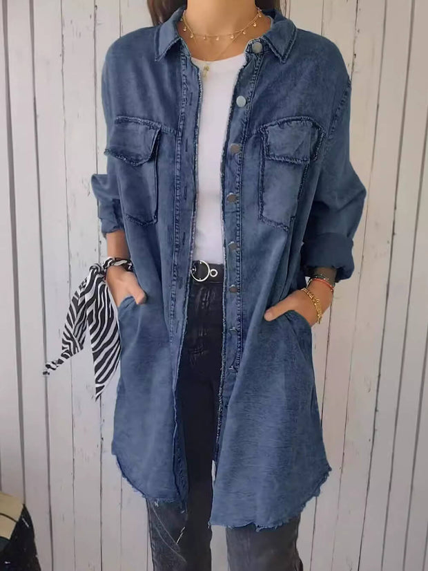 Jeansjacke in leichter Ausführung mit Reverskragen und langen Ärmeln