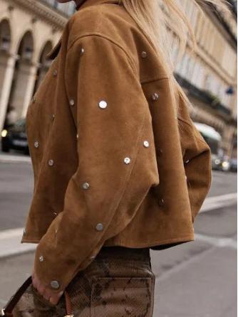 Wildlederjacke mit Nieten, Reverskragen und langen Ärmeln