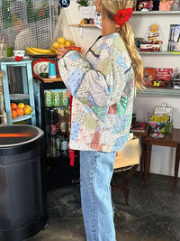 Jacke mit Knopfverschluss und lockerer Passform