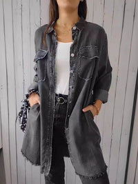Jeansjacke in leichter Ausführung mit Reverskragen und langen Ärmeln