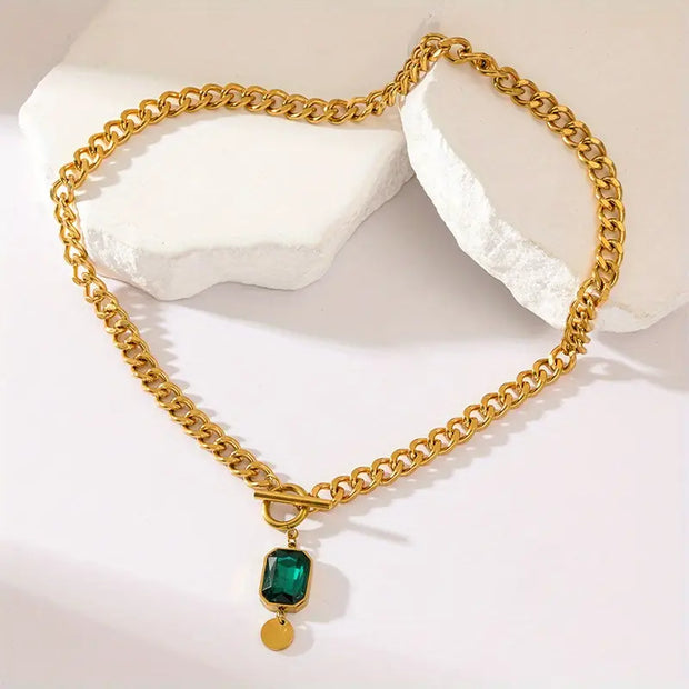 Goldene Halskette Mit Gliederkette Und Faszinierendem Grünem Kristallanhänger Eleganter Schmuck - Althea