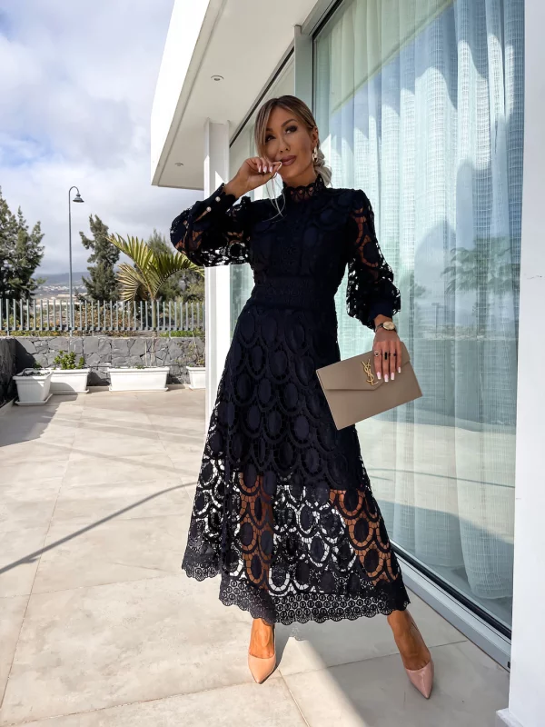 Shaleen Eleganz in Spitze