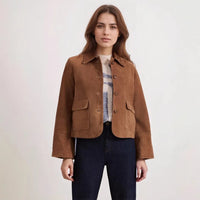 Kurze Wildlederjacke mit Fronttaschen für Damen - Alenor