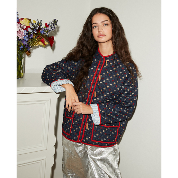 Jeansjacke mit Blumenmuster und Patchwork