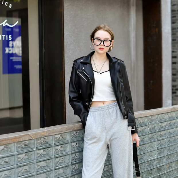 Biker-Lederjacke mit Reißverschlüssen und Gürtel