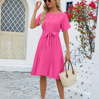Isabella - Klassisches plissiertes Midikleid mit Bindeband an der Taille