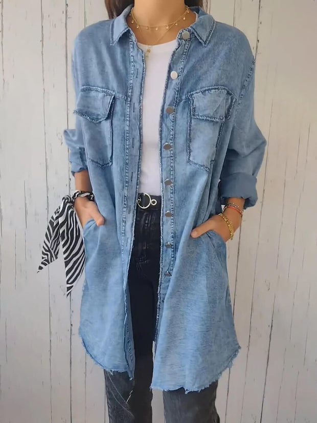 Jeansjacke in leichter Ausführung mit Reverskragen und langen Ärmeln