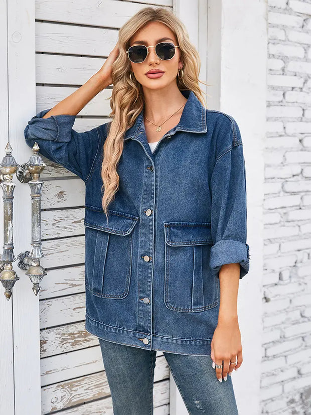 Jeansjacke im Used-Look mit Knopfverschluss und Taschen in Blau