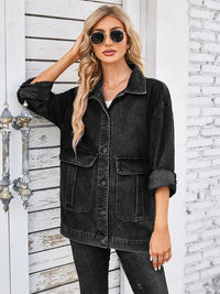 Jeansjacke im Used-Look mit Knopfverschluss und Taschen in Blau
