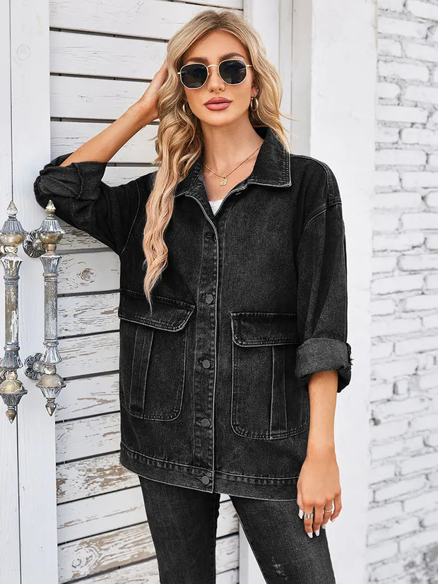 Jeansjacke im Used-Look mit Knopfverschluss und Taschen in Blau