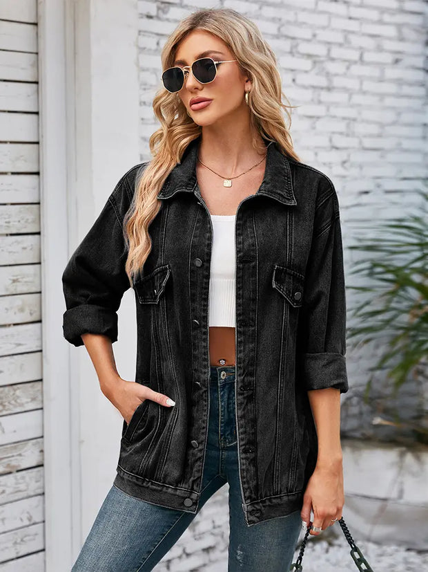 Jeansjacke im Oversize-Schnitt mit Knopfverschluss und langen Ärmeln