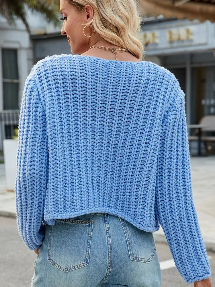 Strickjacke in leichter Ausführung mit V-Ausschnitt und Knopfverschluss