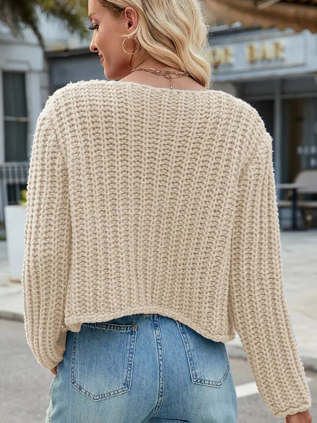 Strickjacke in leichter Ausführung mit V-Ausschnitt und Knopfverschluss