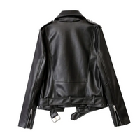Biker-Lederjacke mit Reißverschlüssen und Gürtel