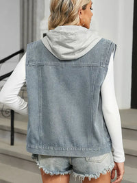 Jeansweste mit Kapuze im Used-Look
