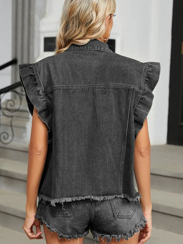 Jeansweste im Used-Look in leichter Ausführung mit Rüschendetails