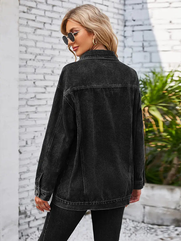 Jeansjacke im Used-Look mit Knopfverschluss und Taschen in Blau