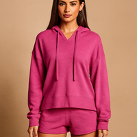 Set aus Kapuzensweatshirt und Shorts für Frauen - Livia