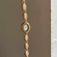 Damenschmuck Armbanduhr mit ovalem Detail - Alviera