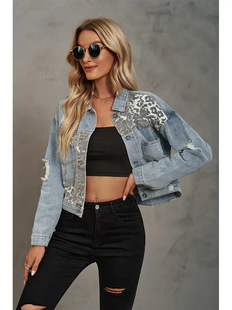 Jeansjacke im Used-Look mit Leopardenmuster und Patchwork