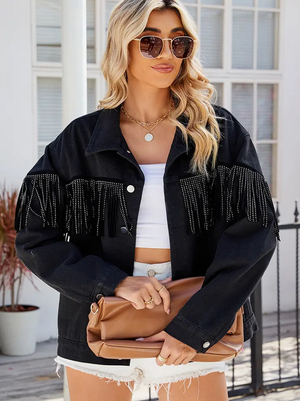 Jeansjacke mit Nieten, Fransen und Knopfverschluss
