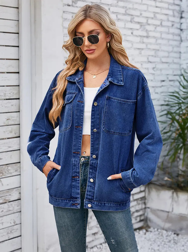 Jeansjacke im Used-Look mit Knopfverschluss und Taschen und lockerer Passform