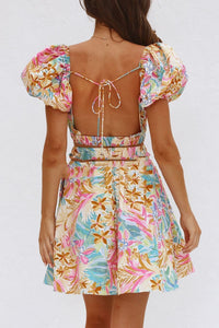 Kurzes Kleid mit Blumendruck und gerafftem Ausschnitt - Valeria