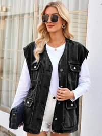 Jeansweste im Used-Look mit Knopfverschluss und mehreren Taschen