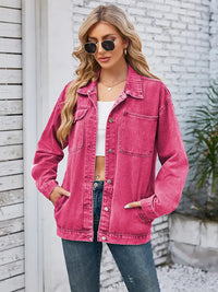 Jeansjacke im Used-Look mit Knopfverschluss und Taschen und lockerer Passform