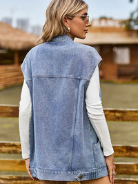 Jeansweste im Used-Look mit Taschen und lockerer Passform