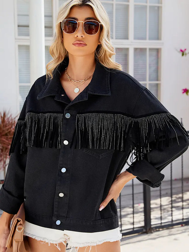 Jeansjacke mit Nieten, Fransen und Knopfverschluss