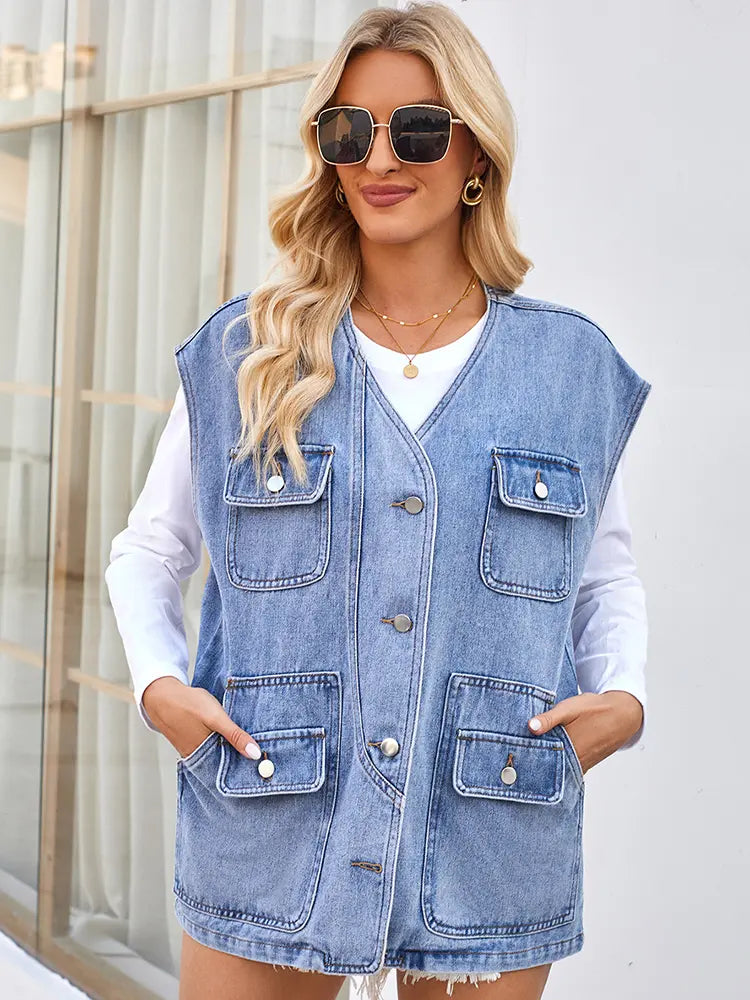 Jeansweste im Used-Look mit Knopfverschluss und mehreren Taschen
