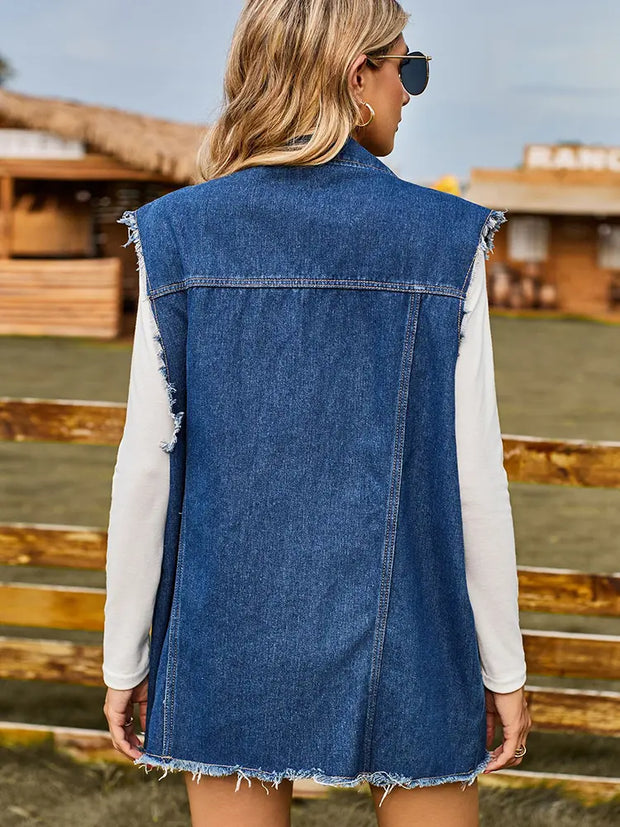 Kurze Jeansweste für Layering-Looks