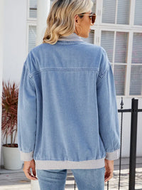 Jeansjacke in leichter Ausführung mit Reißverschluss und lockerer Passform