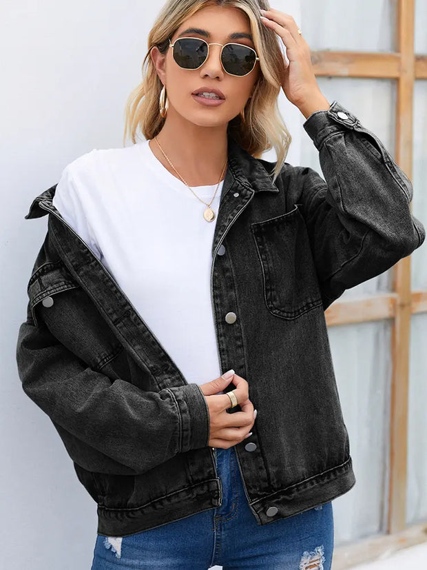 Jeansjacke im Used-Look mit Knopfverschluss und lockerer Passform