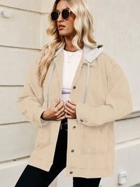 Jeansjacke im Oversize-Schnitt mit Knopfverschluss und Taschen