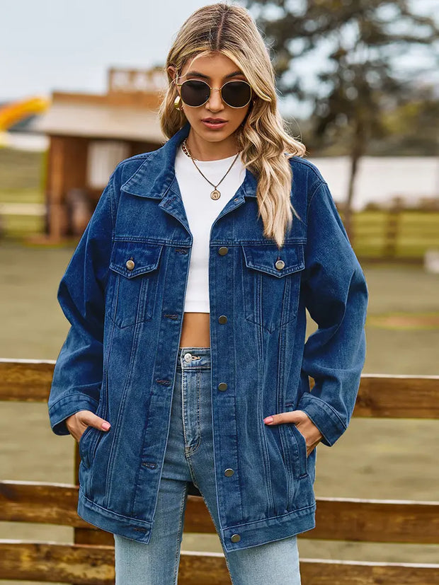 Jeansjacke mit Knopfverschluss, Taschen und lockerer Passform
