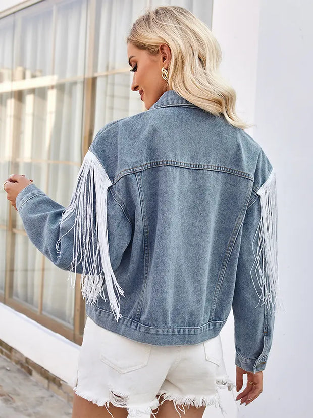 Jeansjacke im Used-Look mit Fransen und langen Ärmeln
