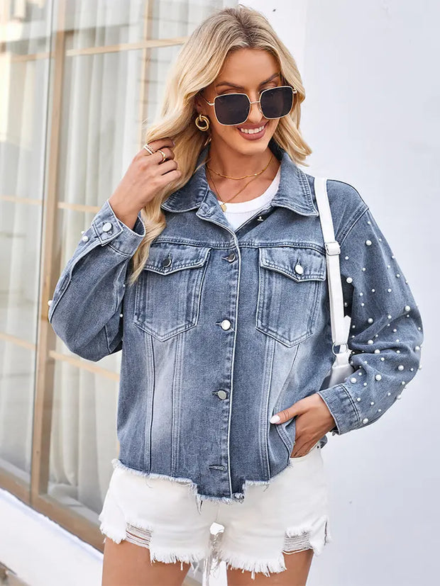 Jeansjacke im Used-Look mit Perlendetails und langen Ärmeln