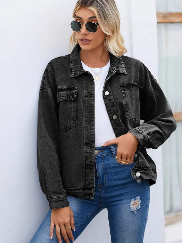 Jeansjacke im Used-Look mit Knopfverschluss und lockerer Passform