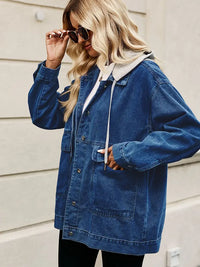 Jeansjacke im Oversize-Schnitt mit Knopfverschluss und Taschen