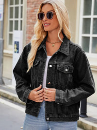 Jeansjacke im kurzen Schnitt im Used-Look mit figurbetontem Schnitt und langen Ärmeln