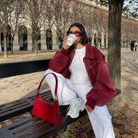 Oversize-Lederjacke im urbanen Stil
