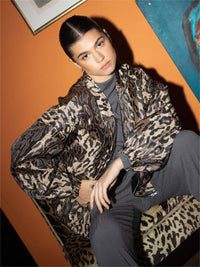 Oversize-Bomberjacke mit Leopardenmuster