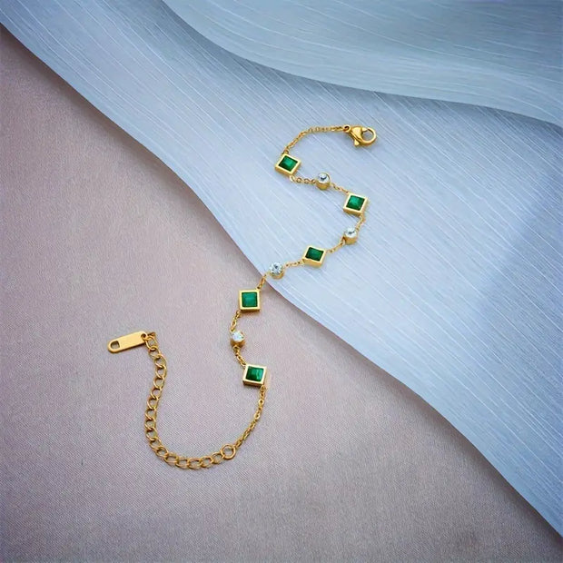 Goldarmband Mit Grünen Und Weißen Kristallen In Goldfassungen Ravenna Eleganter Look Für Jeden Anlass