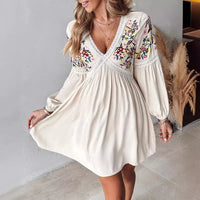 Scarlett - Bohème kurzes Kleid mit Blumen