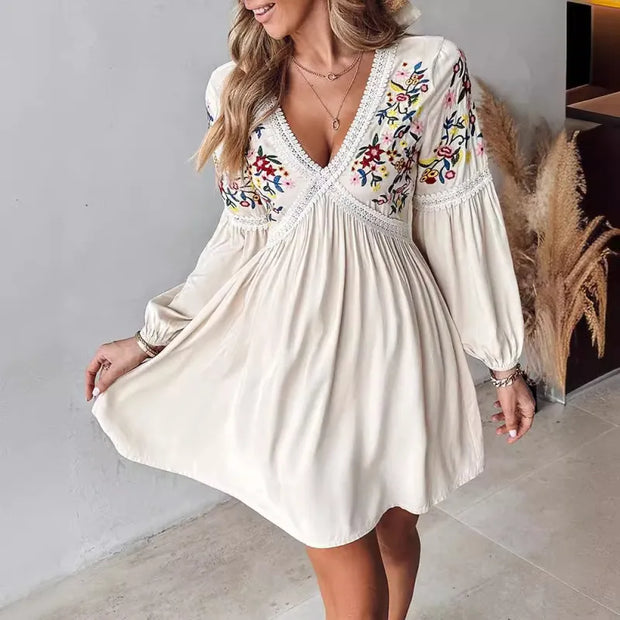 Scarlett - Bohème kurzes Kleid mit Blumen