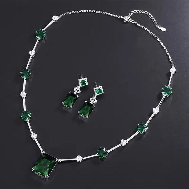 Veralyn Silberne Halskette Und Ohrringe Mit Grünen Kristallen Elegantes Geometrisches Schmuckset