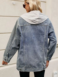 Jeansjacke mit Knopfverschluss, Taschen und lockerer Passform